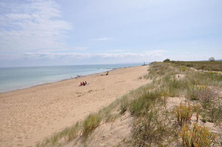 A 80M De La Plage De Plaisance Pour 8 Personnes Saint-Georges-d'Oleron Eksteriør billede